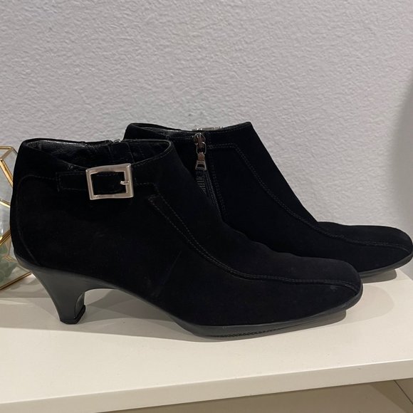 Prada- Black suede booties - Picture 5 of 15